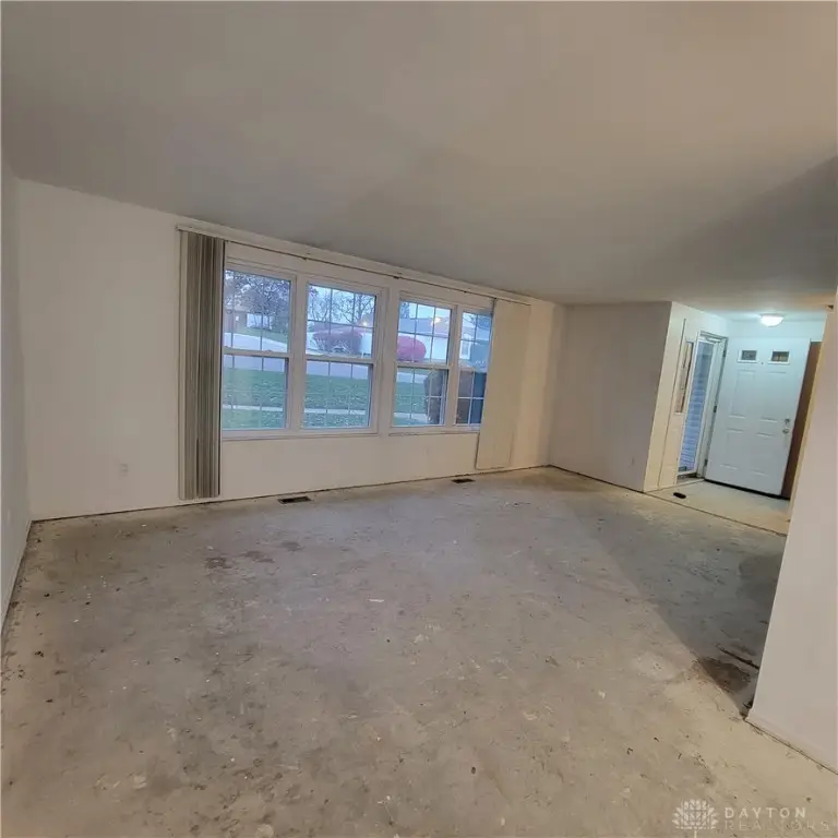 5821 Troy Villa Boulevard, Huber Heights, OH 45424 - Image #2