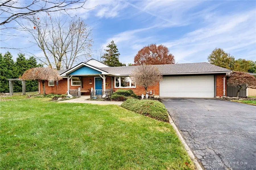 135 Floral Acres Drive, Tipp City, OH 45371 - Image #2