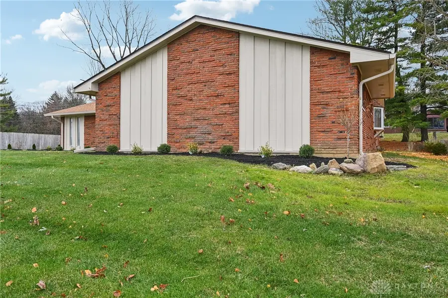 955 Oak Dale Drive, Xenia, OH 45385 - Image #3