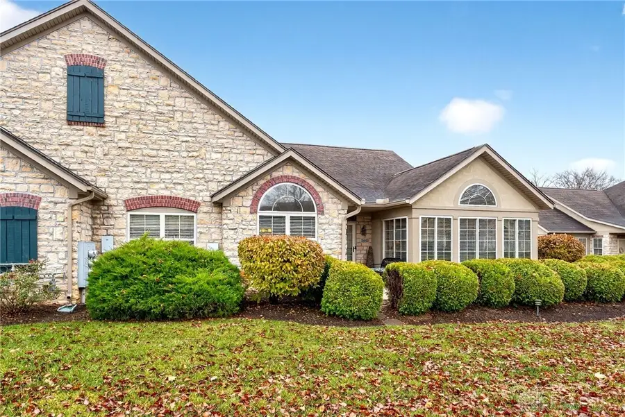 2042 Wentworth Village Drive, Bellbrook, OH 45305 - Image #2