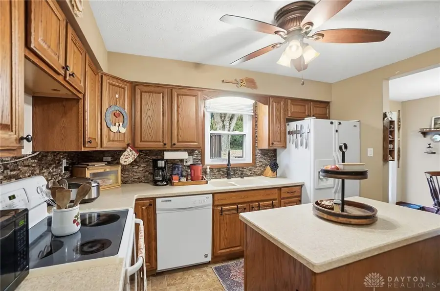 2113 Hilltop Road, Xenia, OH 45385 - Image #3