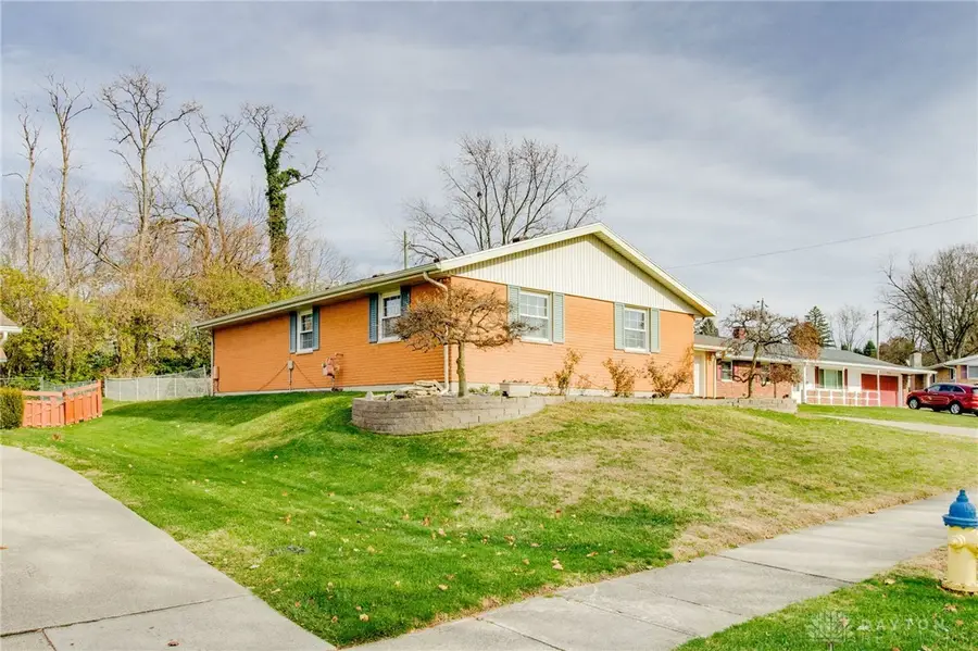 3162 Sherwood Park Drive, Springfield, OH 45505 - Image #2