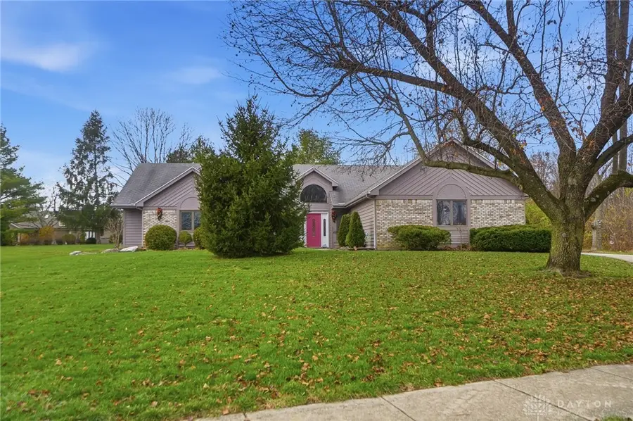 8817 Ridgewood Place, Springboro, OH 45066 - Image #2