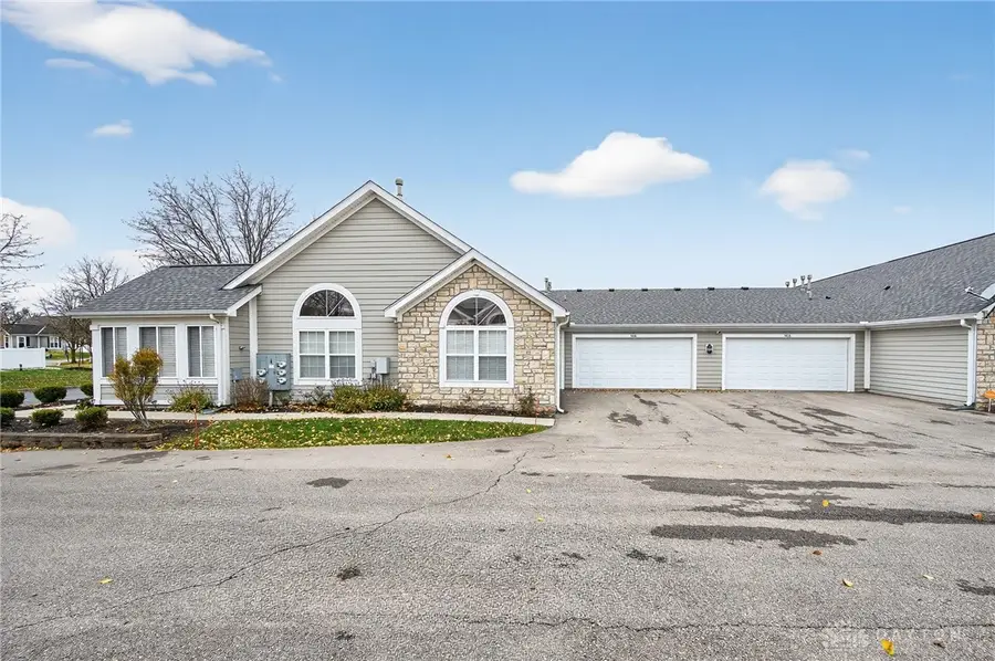 4618 Cobblestone Drive, Tipp City, OH 45371 - Image #3
