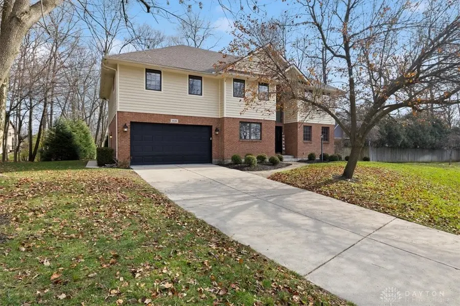 318 Shady Tree Court, Englewood, OH 45315 - Image #2