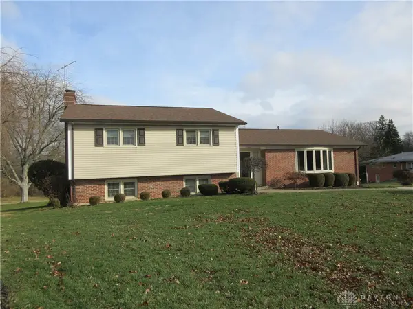 1319 Stratford Drive, Piqua, OH 45356