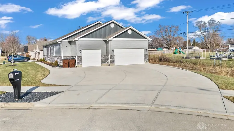 130 Allison Court, Englewood, OH 45322 - Image #3