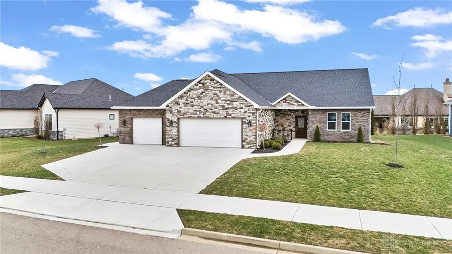 1050 Rosenthal Drive, Tipp City, OH 45371 - Image #2