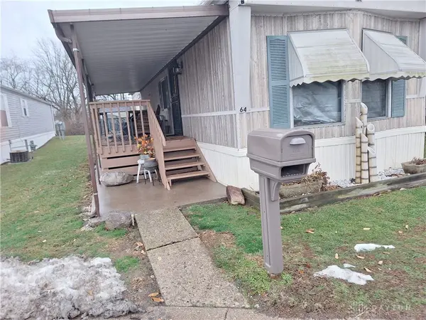 64 Airstream Drive, West Carrollton, OH 45449