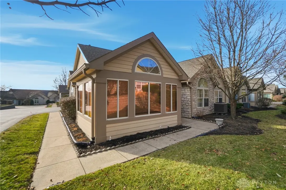 92 Villa Pointe Drive, Springboro, OH 45066 - Image #1