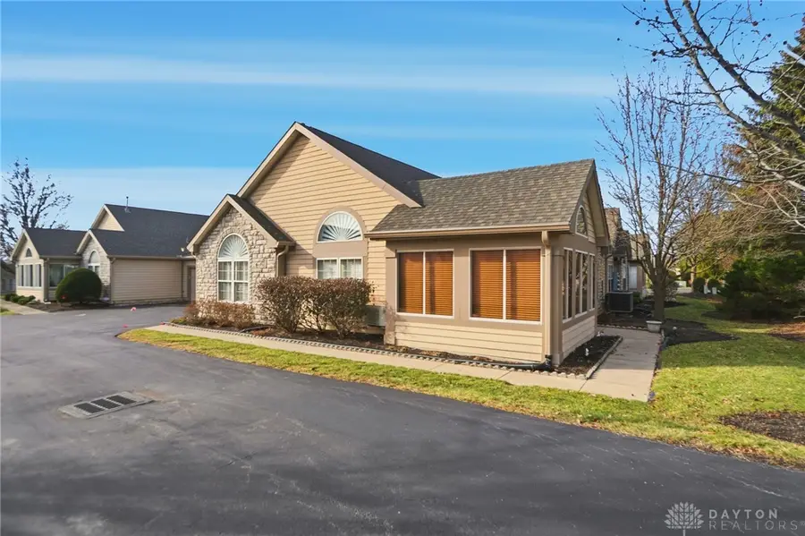 92 Villa Pointe Drive, Springboro, OH 45066 - Image #2