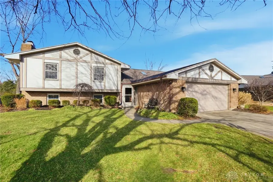 1927 Robinhood Drive, Miamisburg, OH 45342 - Image #2