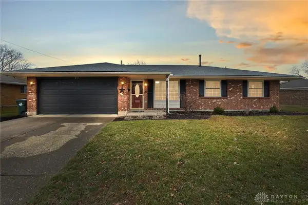 233 Grantwood Drive, Dayton, OH 45449