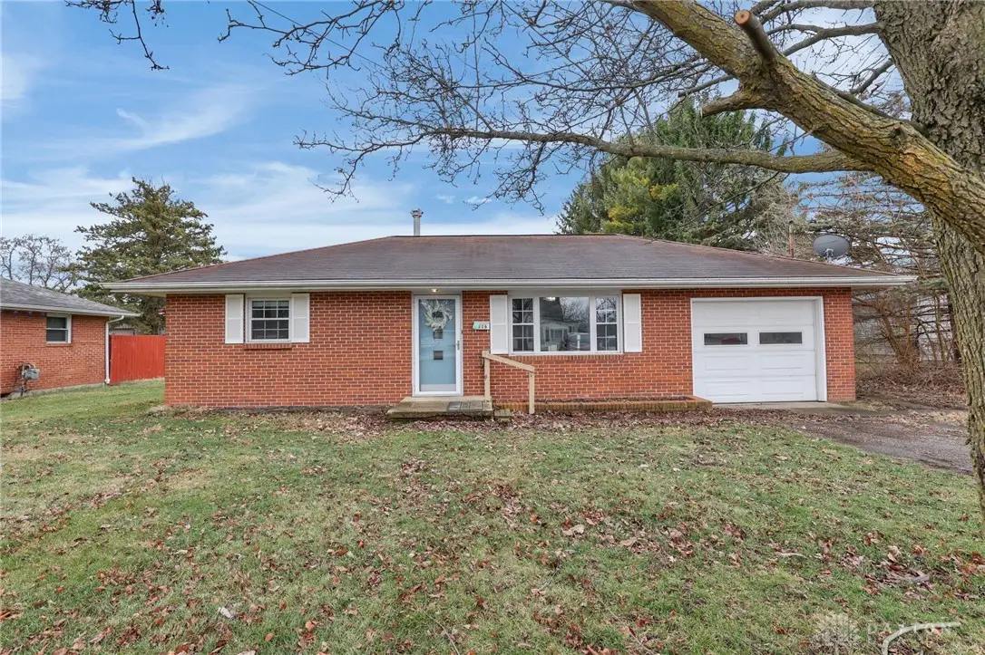 182 E Center Street, London, OH 43140 - Image #1