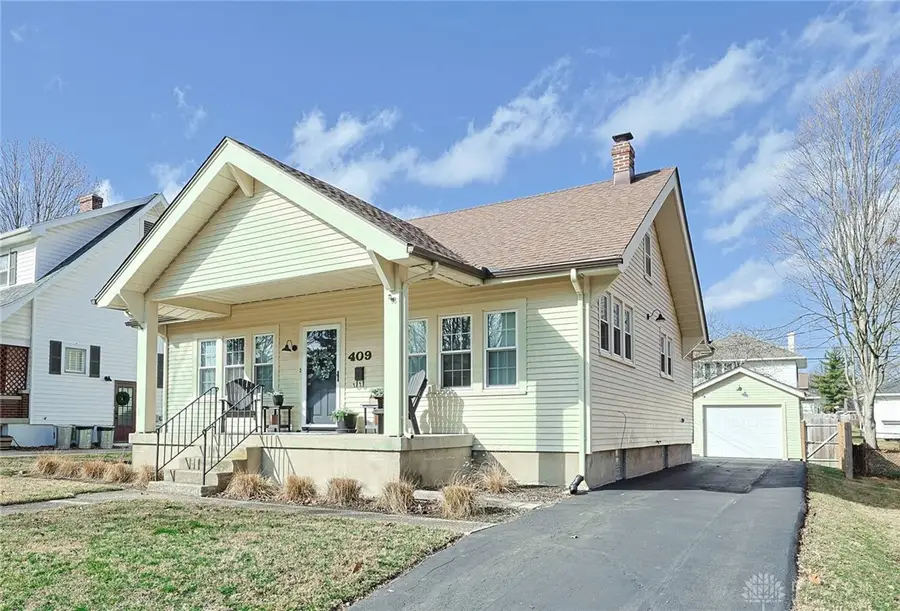 409 Corona Avenue, Oakwood, OH 45419 - #2