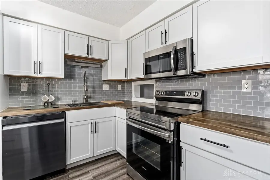 6484 Quintessa Court, Dayton, OH 45449 - Image #2