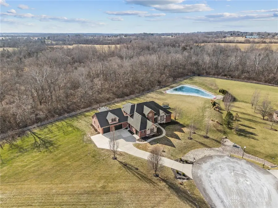 8428 Erickson Court, Waynesville, OH 45068 - Image #3