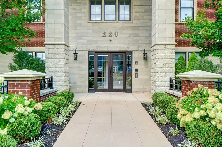 220 Vintage Club Drive #104, Cincinnati, OH 45249 - Image #2