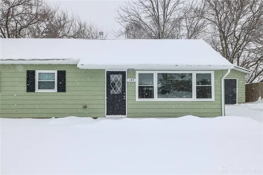 135 E Garland Avenue, Fairborn, OH 45324 - #3