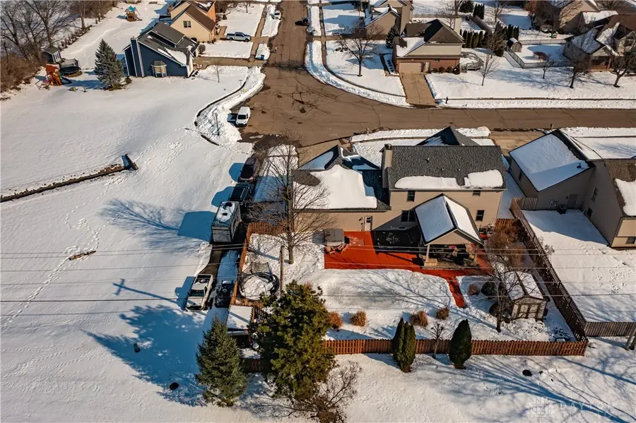 825 Chaucer Lane, Tipp City, OH 45371 - Image #2