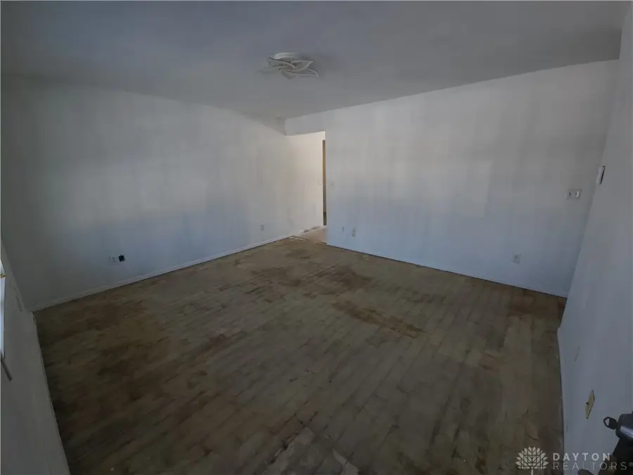 409 Chestnut Drive, Eaton, OH 45320 - #3