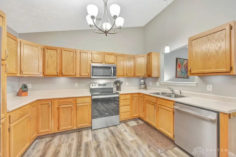 4119 Vitek Drive, Dayton, OH 45424 - #3