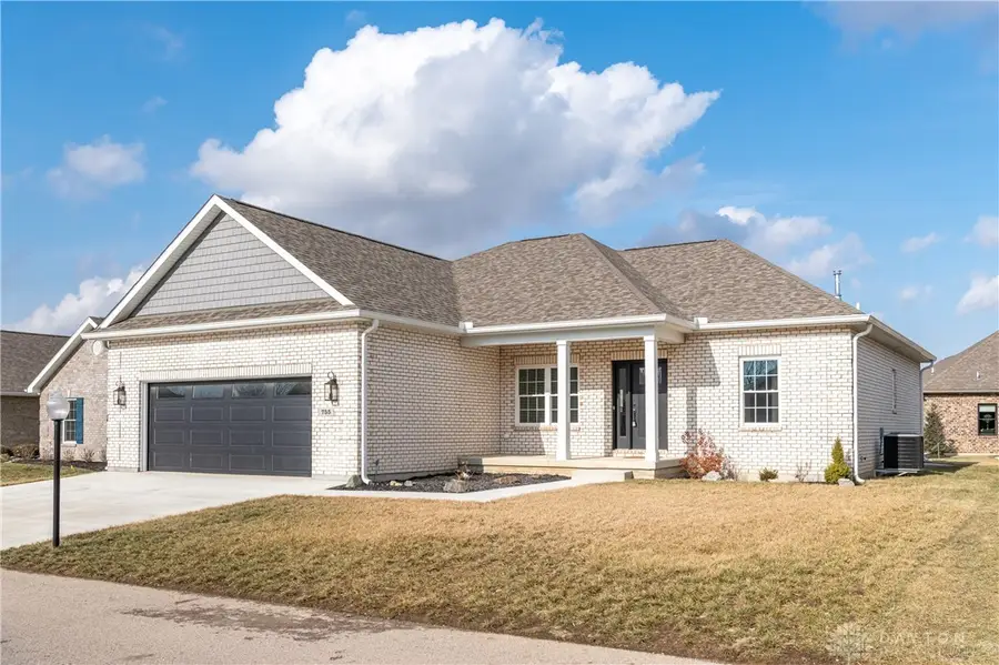 755 W Bentley Circle, Troy, OH 45373 - #2