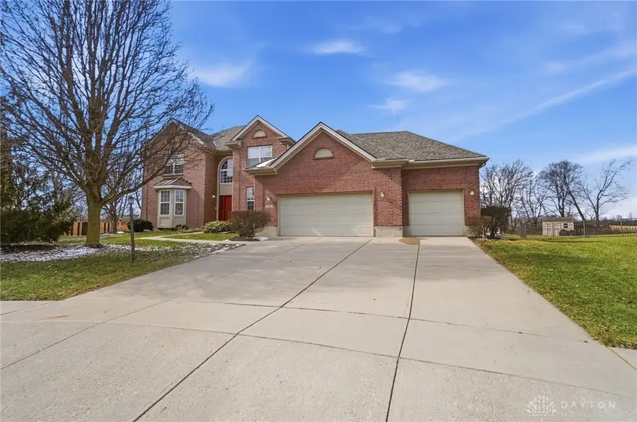 206 Cloverleaf Circle, Englewood, OH 45322 - #3