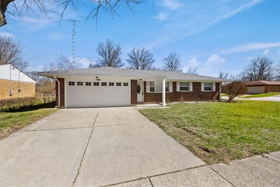 7100 Chatlake Drive, Dayton, OH 45424 - #3