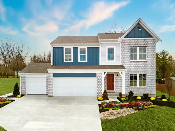 819 Hunters Run Drive, Brookville, OH 45309