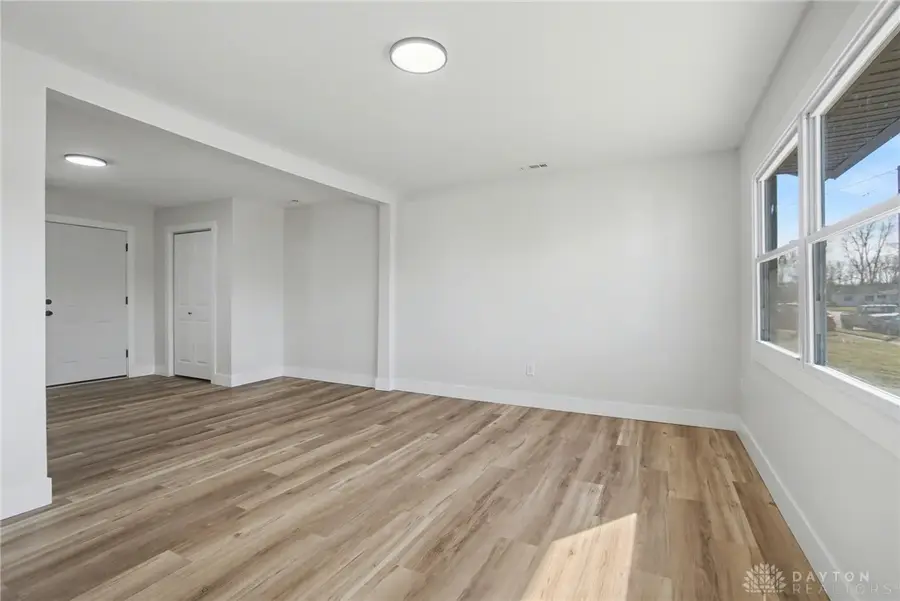 421 Marchmont Drive, Fairborn, OH 45324 - #3