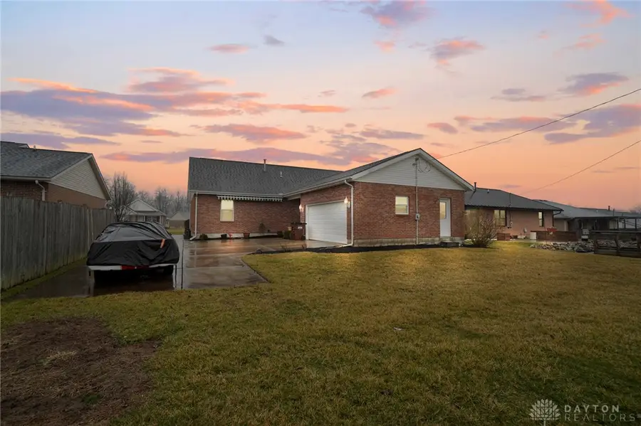 3942 Harris Lane, Northridge, OH 45503 - #2