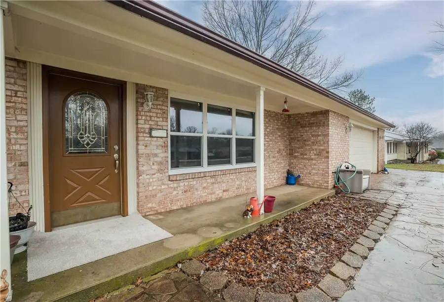 5485 Knollwood Drive, Lewisburg, OH 45338 - #3