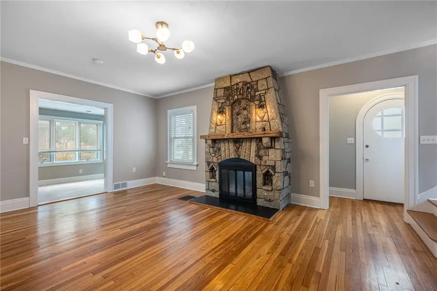 422 E Telford Avenue, Oakwood, OH 45419 - #3