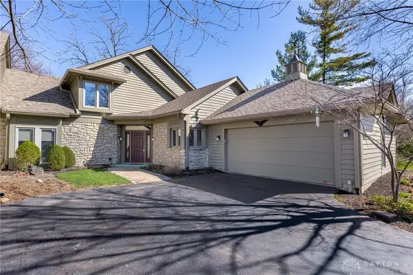 889 Lincoln Woods Court, Kettering, OH 45429