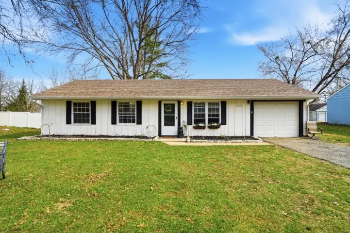 1528 W Meadowbrook Drive, Loveland, OH 45140 - #3