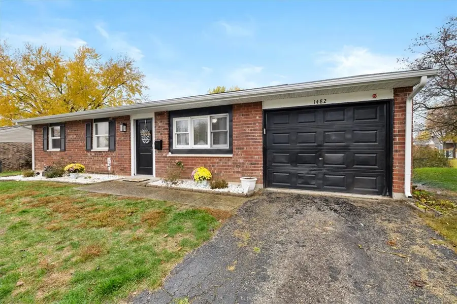 1482 Lee Road, Troy, OH 45373 - #3