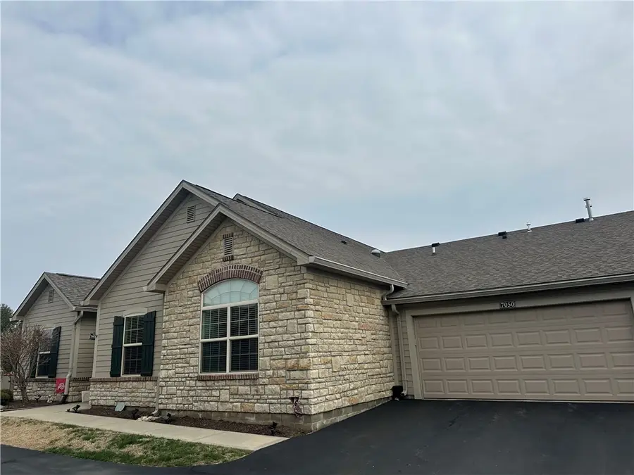 7050 Creekside Circle, Olmsted, OH 45324 - #2