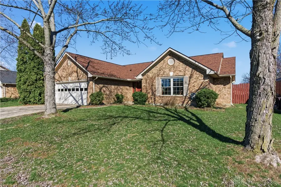 8858 Deer Hollow Drive, Huber Heights, OH 45424 - #2