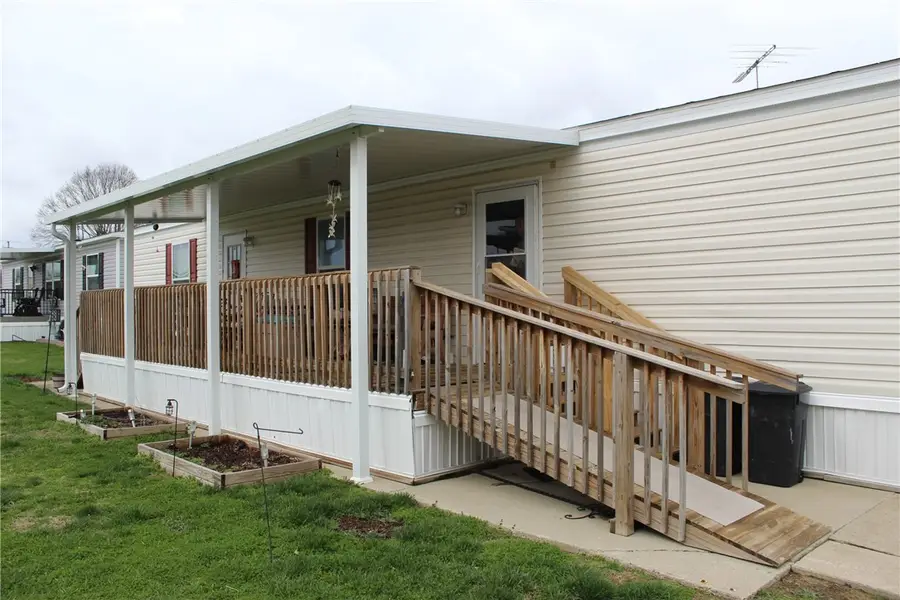 11 Airstream Dr, West Carrollton, OH 45449 - #2