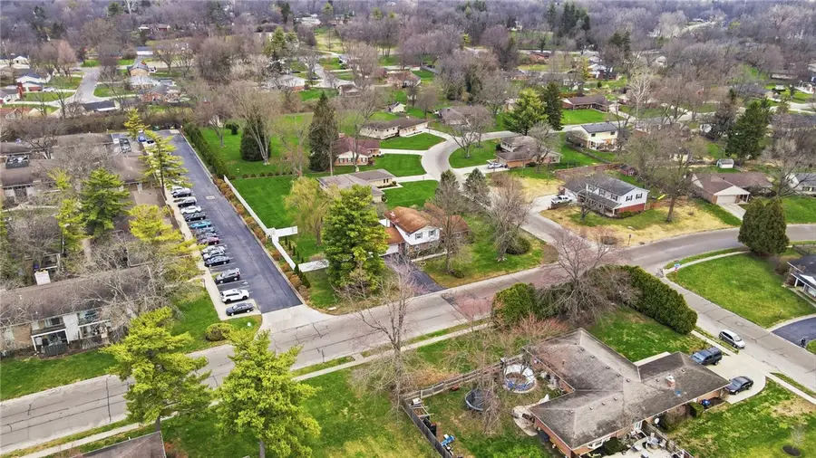 190 N Village Drive, Centerville, OH 45459 - #2