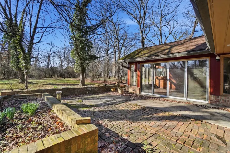 2438 Signal Hill Road, Springfield, OH 45504 - #2