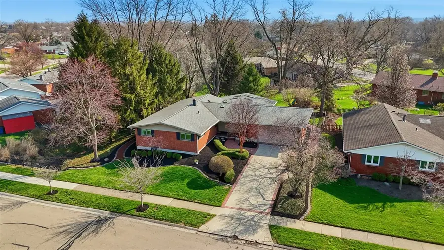 220 N Garber Drive, Tipp City, OH 45371 - #2