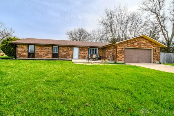 1276 Meadow Bridge Drive, Beavercreek, OH 45432