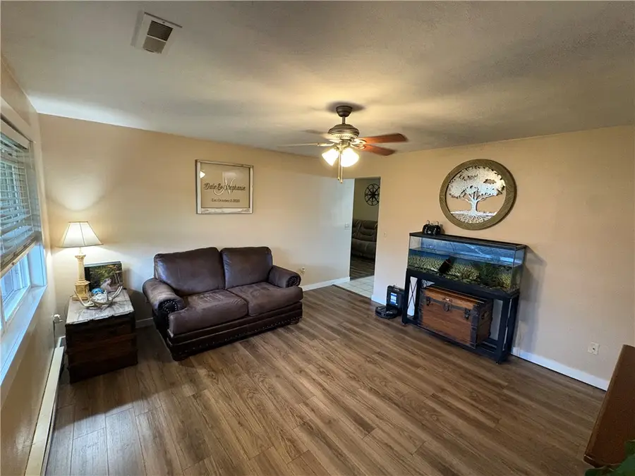 401 Chestnut Drive, Eaton, OH 45320 - #3