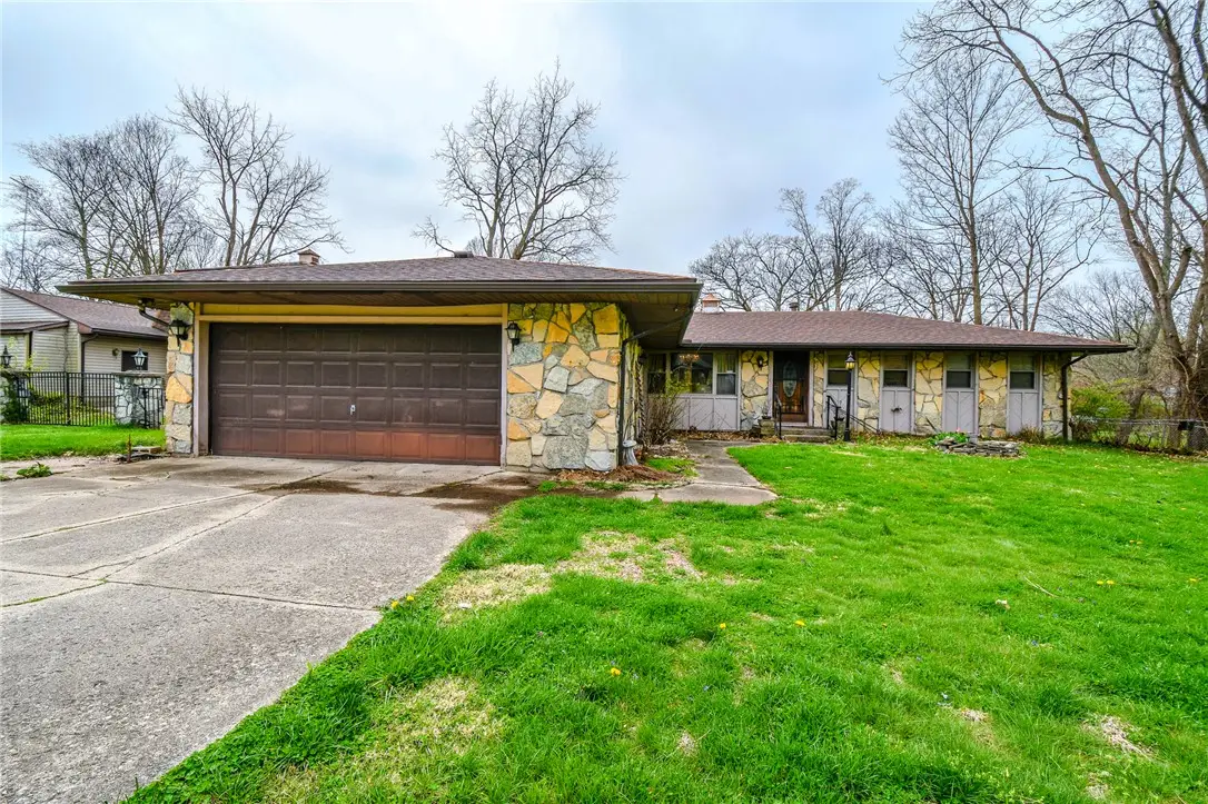 3223 Ravenwood Road, Fairborn, OH 45324 - #1