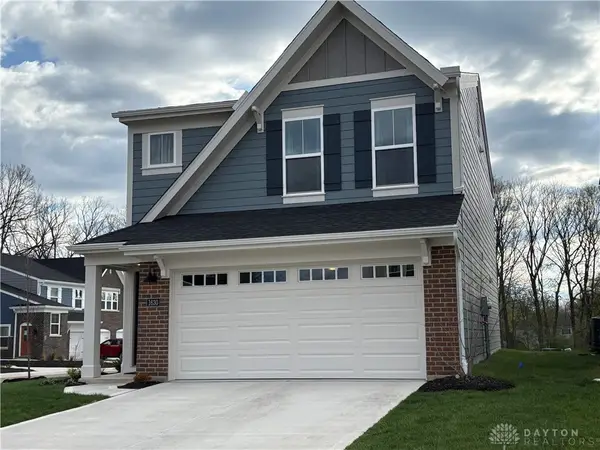 1630 S Golden Clove Bend, Sugarcreek Twp, OH 45305