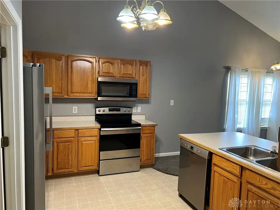 102 Burgundy Drive, Englewood, OH 45322 - #3