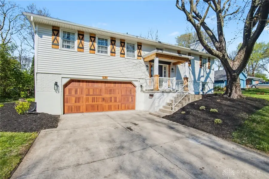 121 Woodfield Place, Centerville, OH 45459 - #2