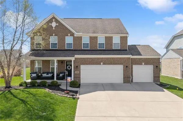 9755 Crooked Creek Drive, Centerville, OH 45458